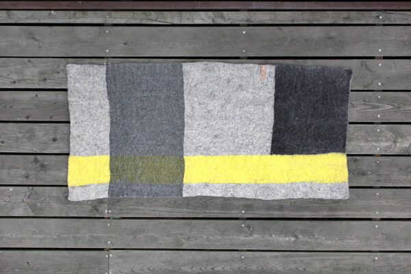 Decke Schafwolle grau gelb schwarz leichter Teppich gefilzt deutsche Wolle